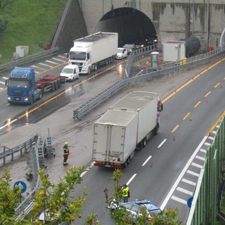 Riaperta la A10 tra Savona e Albisola: traffico su una corsia verso Genova