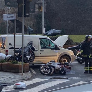 Incidente in corso Mazzini a Savona, dito puntato sulla sicurezza stradale. Assessore Pasquali: "Si può pensare di mettere il limite a 30 km/h"