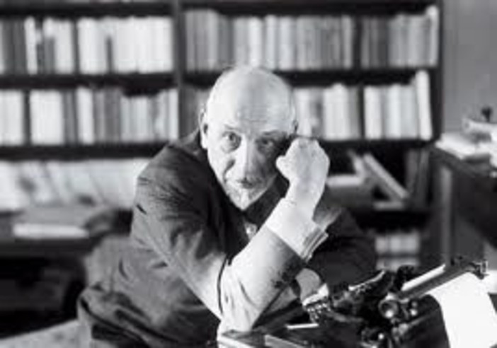 Albenga, incontro con il Professor Amoretti dell'Universita' di Genova: “La Narrativa di Pirandello” Albenga, incontro con il Professor Amoretti dell'Universita' di Genova: “La Narrativa di Pirandello”