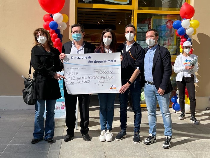 Nuove aperture, inaugurato il primo punto vendita DM nel centro storico di Savona, presso il complesso San Paolo