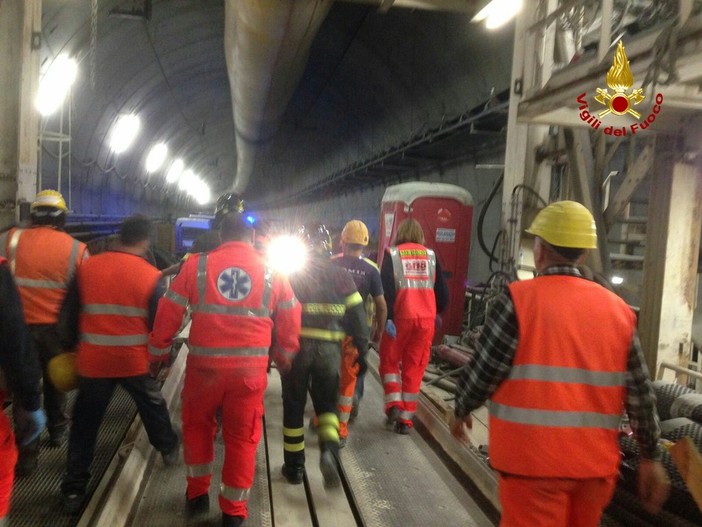 Operaio rimane schiacciato nel cantiere dell'Aurelia Bis a Savona, è grave