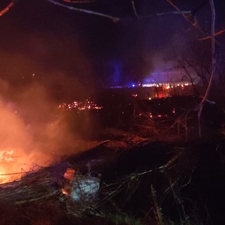 Celle, brucia la collina di Pecorile: mobilitati Vigili del fuoco e Protezione Civile (FOTO e VIDEO)