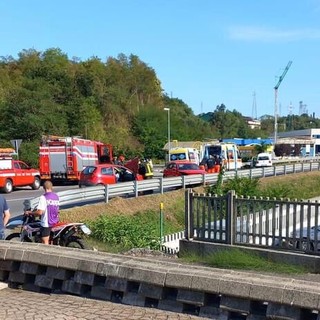Cairo, tamponamento tra auto in viale Brigate Partigiane: tre feriti, uno solo ricoverato in codice giallo