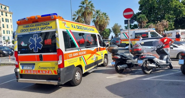 Savona, incidente in corso Vittorio Veneto: una persona ferita, traffico in tilt Savona, incidente in corso Vittorio Veneto: una persona ferita, traffico in tilt