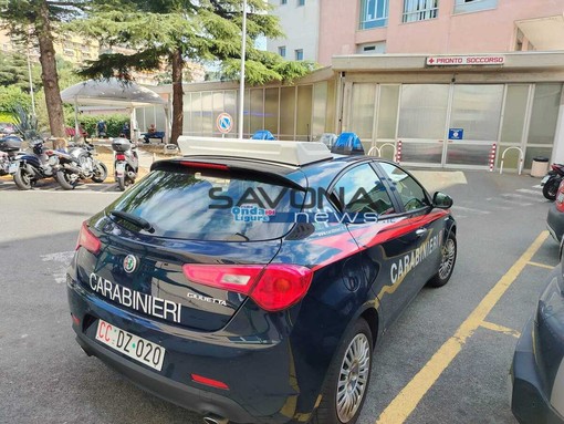 Savona, caos al pronto soccorso del San Paolo: aggredisce un’infermiera e minaccia il personale, arrestato Savona, caos al pronto soccorso del San Paolo: aggredisce un’infermiera e minaccia il personale, arrestato