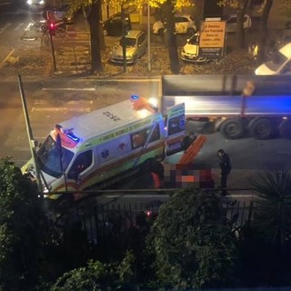 Savona, scontro tra auto e moto: un ferito in codice giallo al Santa Corona