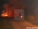 Savona: notte di fiamme a Legino, a fuoco una baracca e delle sterpaglie in via dei Ramunda (FOTO e VIDEO)