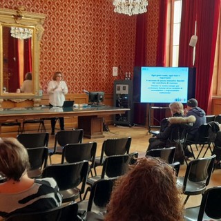 Savona incontri sul porta a porta, i dubbi dei commercianti: "Abbiamo poco spazio, non sappiamo dove tenere i mastelli"