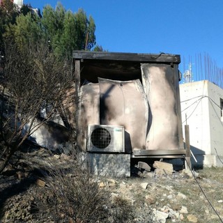 Sotto controllo l'incendio boschivo tra Andora e Cervo: al via l'operazione di bonifica