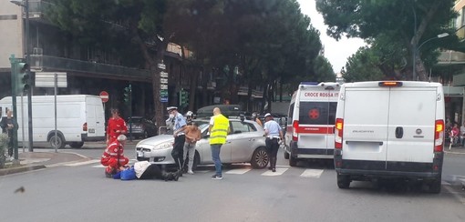 Auto investe donna a Savona: codice giallo al San Paolo (FOTO) Auto investe donna a Savona: codice giallo al San Paolo (FOTO)