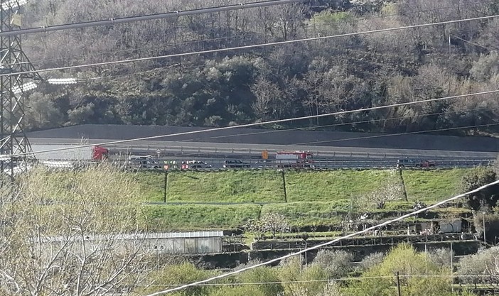 Incidente sulla A10 all'altezza di Feglino, due anziani in codice rosso al Santa Corona Incidente sulla A10 all'altezza di Feglino, due anziani in codice rosso al Santa Corona