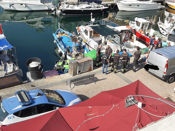Savona, cade all'interno del porto: deceduto un anziano pescatore
