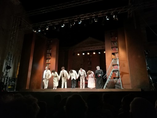 Verezzi, “Il fu Mattia Pascal” incanta il pubblico di piazza Sant'Agostino