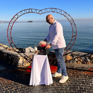 A Laigueglia shooting fotografico per il panettone "griffato" Antiche Vie del Sale A Laigueglia shooting fotografico per il panettone "griffato" Antiche Vie del Sale