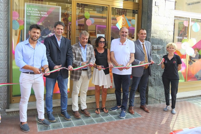 Finale, inaugurato un nuovo spazio Enel in via Torino