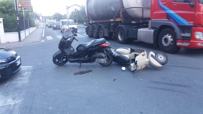 Albissola, scontro tra due moto sulla via Aurelia Albissola, scontro tra due moto sulla via Aurelia