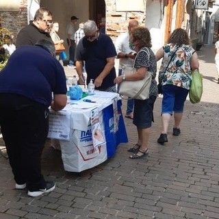 Petizione "no green pass": a Cairo il banchetto di Italexit (FOTO)