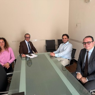 Albenga, estate al centro del confronto tra Amministrazione e pubblici esercizi: sicurezza e strategie condivise per la stagione 2025