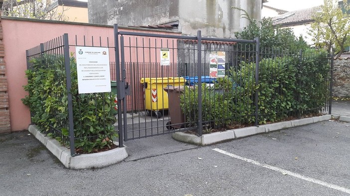 Carcare, al via i sopralluoghi per migliorare le "isole di raccolta condominiali" Carcare, al via i sopralluoghi per migliorare le "isole di raccolta condominiali"