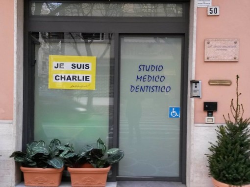 "Je suis Charlie", da Albenga la solidarietà di Eraldo Ciangherotti "Je suis Charlie", da Albenga la solidarietà di Eraldo Ciangherotti