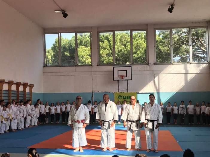 Il Judo approda nelle scuole elementari di Albenga Il Judo approda nelle scuole elementari di Albenga
