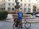 Loano accoglie Janus, giramondo in bicicletta da diciassette anni