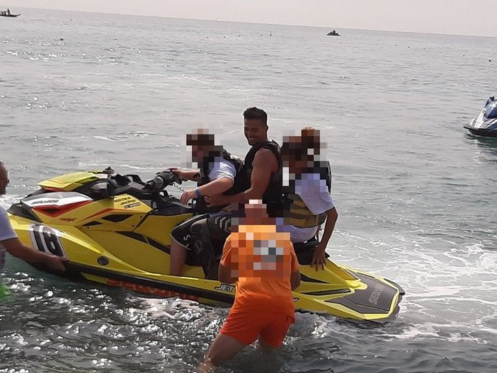 Albissola, annullata la "Cena dei Campioni": lo sfogo social del pluricampione del mondo (settore jet-ski) Fabio Incorvaia Albissola, annullata la "Cena dei Campioni": lo sfogo social del pluricampione del mondo (settore jet-ski) Fabio Incorvaia