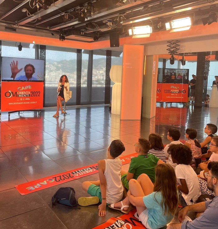 Jovanotti in dialogo con gli studenti liguri, un alunno del G. Bruno Albenga: “Ci ha parlato di coraggio, talento e passioni per scegliere il futuro” Jovanotti in dialogo con gli studenti liguri, un alunno del G. Bruno Albenga: “Ci ha parlato di coraggio, talento e passioni per scegliere il futuro”