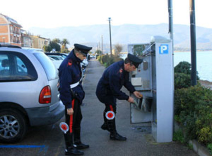 Parcometri del centro vandalizzati e svaligiati (idee che si ripetono) Parcometri del centro vandalizzati e svaligiati (idee che si ripetono)