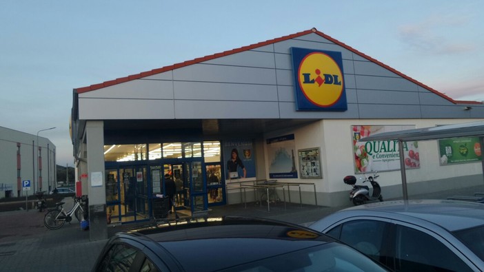 Ceriale, si ingrandisce la catena di supermercati Lidl