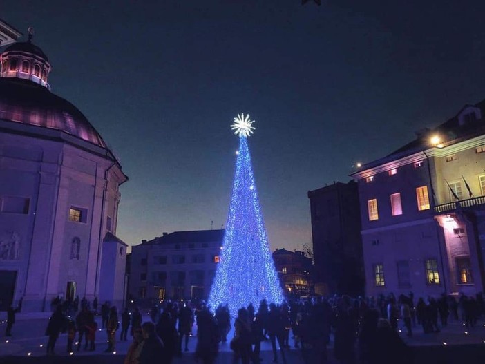 Incanti di Natale, visite guidate alle chiese e ai presepi di Loano Incanti di Natale, visite guidate alle chiese e ai presepi di Loano