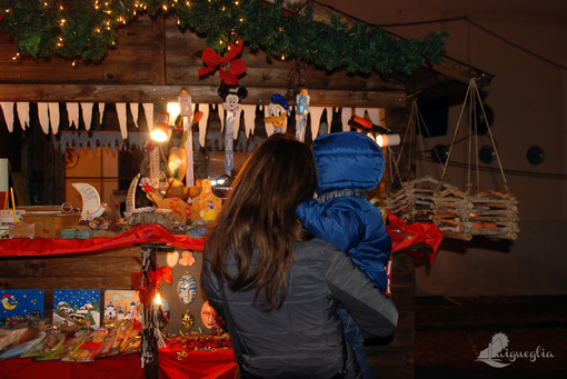 Laigueglia, via ai mercatini natalizi con &quot;Il Natale in Borgo&quot;