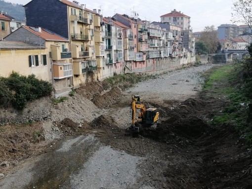 Savona: entra nel vivo la pulizia di rivi e torrenti, presto il bando per la briglia e altri interventi straordinari sul Letimbro Savona: entra nel vivo la pulizia di rivi e torrenti, presto il bando per la briglia e altri interventi straordinari sul Letimbro