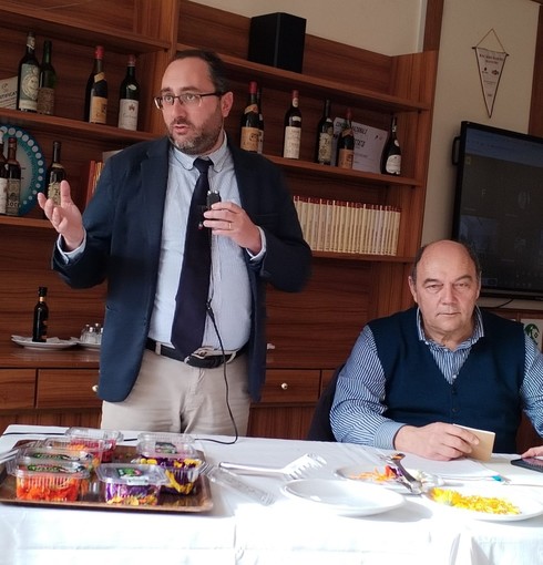 Alassio: l'Istituto "Giancardi Galilei Aicardi" partecipa al concorso "Metti un fiore in tavola", ad aprile l'atto finale