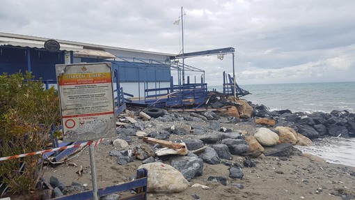 Albenga, "solo" 15 mila euro per i danni della mareggiata. Zanelli: "Appena 2 realtà hanno chiesto i risarcimenti" Albenga, "solo" 15 mila euro per i danni della mareggiata. Zanelli: "Appena 2 realtà hanno chiesto i risarcimenti"