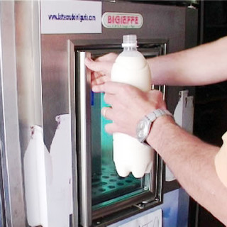 Albissola, arriva il self service per latte e formaggi