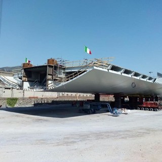 Nuovo ponte di Genova, Toti: "Nonostante tutto la Liguria non si ferma e guarda già al futuro: ci rialzeremo, più forti di prima!" Nuovo ponte di Genova, Toti: "Nonostante tutto la Liguria non si ferma e guarda già al futuro: ci rialzeremo, più forti di prima!"