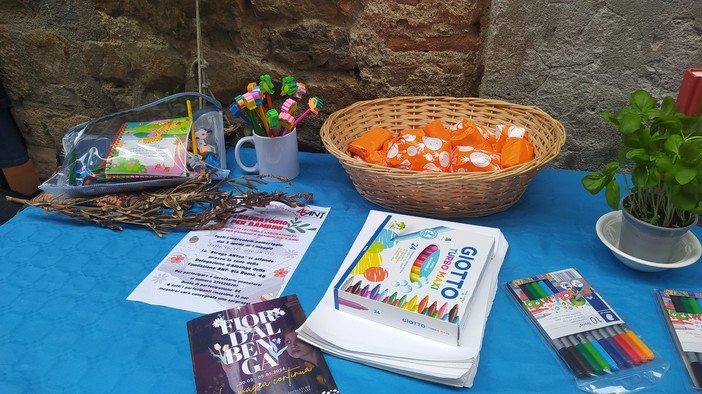 Albenga, Fior d’Albenga “entra” al Charity point Ant con letture e laboratori di disegno a tema Albenga, Fior d’Albenga “entra” al Charity point Ant con letture e laboratori di disegno a tema