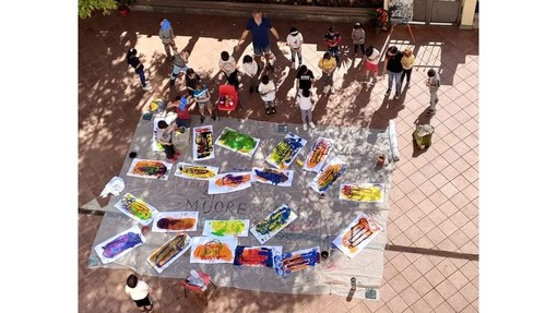 “Cento quadri per Albenga” volge al termine, l’artista Sergio Giusto: “La violenza si combatte con la gentilezza e la bellezza" (FOTO)