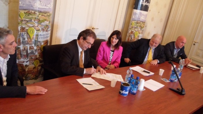 #regionali2015: Raffaella Paita sottoscrive le proposte di Confartigianato #regionali2015: Raffaella Paita sottoscrive le proposte di Confartigianato