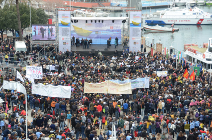 Il PCL di Albenga contro la mafia e lo sfruttamento appoggia il corteo di Genova e i NoTav Il PCL di Albenga contro la mafia e lo sfruttamento appoggia il corteo di Genova e i NoTav