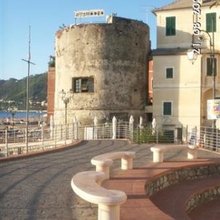 Laigueglia: Riva in mostra alla Sangiorgi Med Gallery