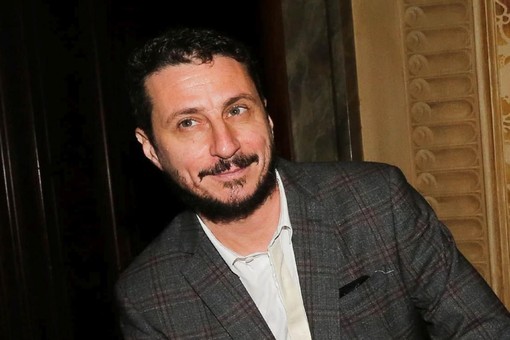Finale, a "Un Libro per l'Estate" martedì 16 luglio sul palco Luca Bizzarri apre un tris di appuntamenti settimanale Finale, a "Un Libro per l'Estate" martedì 16 luglio sul palco Luca Bizzarri apre un tris di appuntamenti settimanale