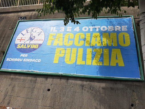 &quot;Facciamo pulizia&quot;: lo slogan della Lega per Savona campeggia anche sui muri