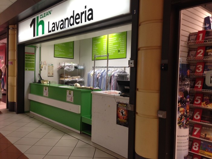 All’Iper di Savona continuo viavai di attività commerciali, da oggi chiude la "Lavanderia": "Caro affitti, ci trasferiamo in un locale più grande in via Nizza"