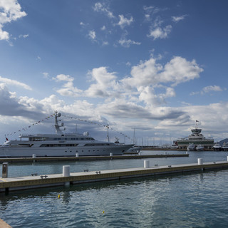 Hakuna Matata e Miss Inverno: domenica 27 maggio a Loano la bellezza incontra la solidarietà