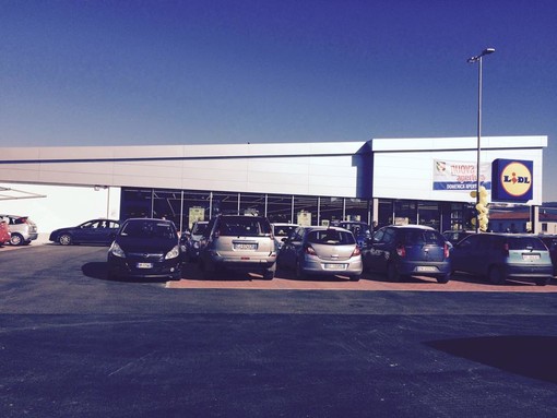 Conad Mac 3 di Carcare contro il nuovo supermercato Lidl