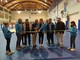 Leca d'Albenga: ecco la nuova pavimentazione della palestra delle scuole, un investimento da 87 mila euro