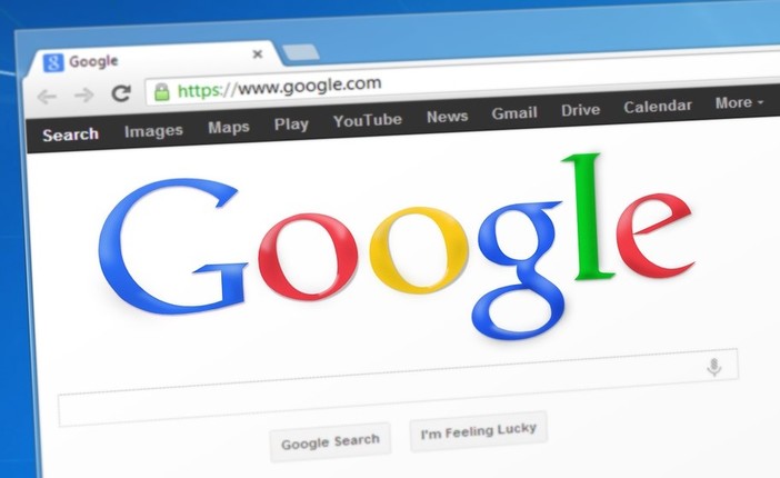 Sito web o social per la tua attività? Ecco la risposta dell’esperto Sito web o social per la tua attività? Ecco la risposta dell’esperto