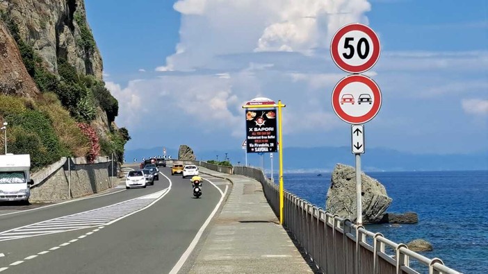 Alta velocità sull'Aurelia a Celle, il limite di velocità scende a 50 km/h: scatta anche il divieto di sorpasso Alta velocità sull'Aurelia a Celle, il limite di velocità scende a 50 km/h: scatta anche il divieto di sorpasso